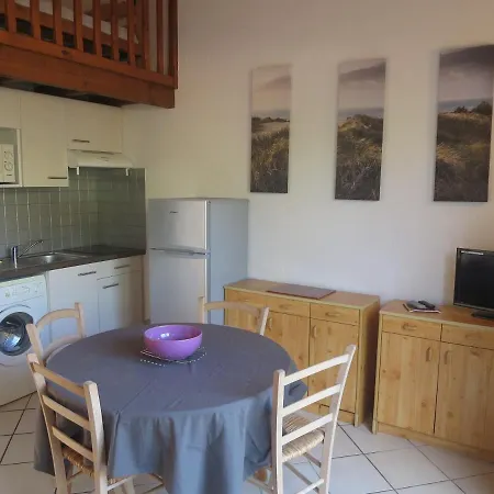 Maison Mitoyenne Proche De La Villa *