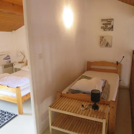 Maison Mitoyenne Proche De La Villa *