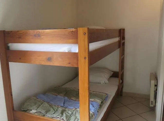 Maison Mitoyenne Proche De La *