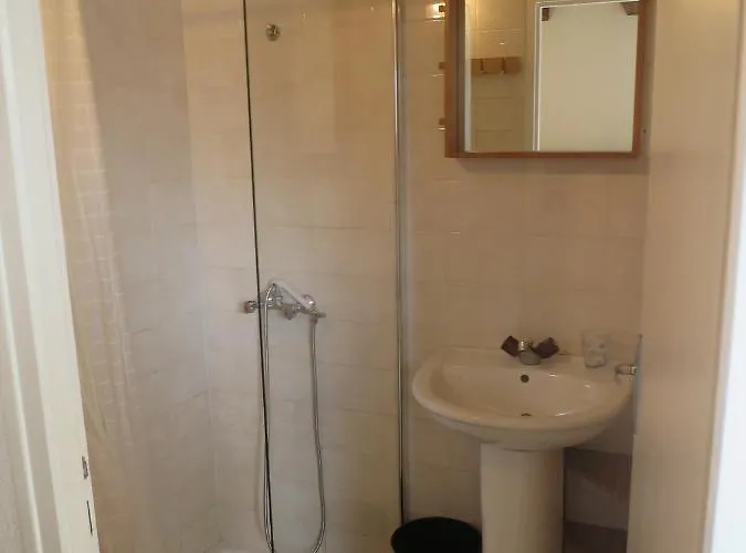 Maison Mitoyenne Proche De La *